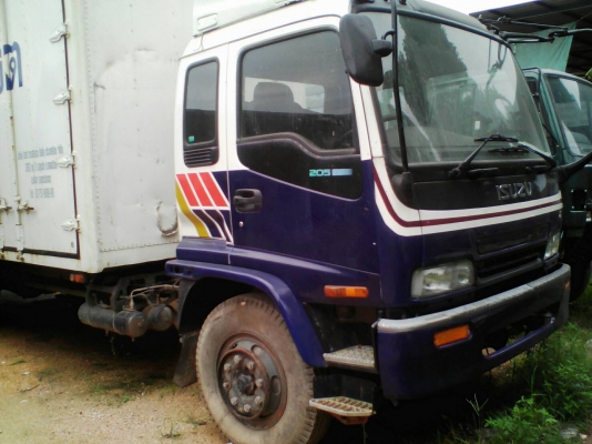 ขาย6ล้อisuzu deka 200แรง ปี46ตู้แห้ง10บาน ขาย6ล้อisuzu deka 200แรง ปี46ตู้แห้ง10บาน