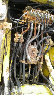 โคมัตสุ pc 200-6 เล่มทะเบียนไฟฟ่าตัดราคา 600,000 รถปัตตานี