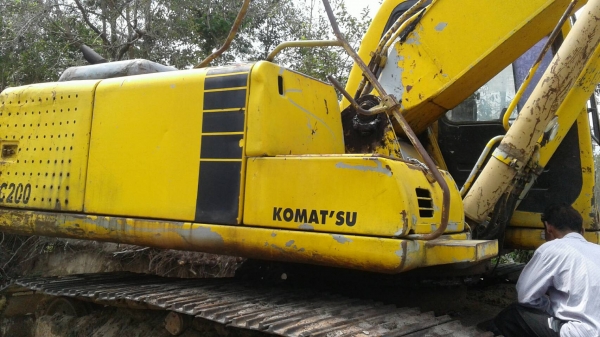 โคมัตสุ pc 200-6 เล่มทะเบียนไฟฟ่าตัดราคา 600,000 รถปัตตานี