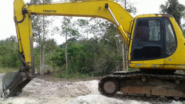 โคมัตสุ pc 200-6 เล่มทะเบียนไฟฟ่าตัดราคา 600,000 รถปัตตานี