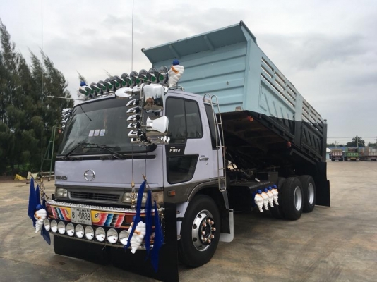 Hino FM1J เครื่องเดิม 210 แรง JO8C เกาะโบอินเตอร์ สมอเงินปี 45 กระบะดั้มพ์สามมิตร เกียร์เดิม สโลยก มีระบบลากพ่วง ยางดี คัสซีสวย หัวเดิม ทะเบียนพร้อม Hino FM1J เครื่องเดิม 210 แรง JO8C เกาะโบอินเตอร์ สมอเงินปี 45 กระบะดั้มพ์สามมิตร เกียร์เดิม สโลยก มีระบบลากพ่วง ยางดี คัสซีสวย หัวเดิม ทะเบียนพร้อม