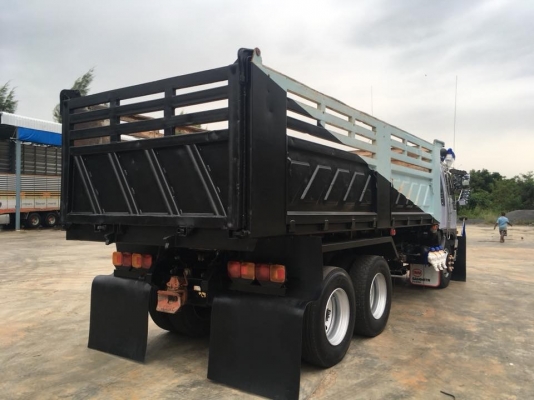 Hino FM1J เครื่องเดิม 210 แรง JO8C เกาะโบอินเตอร์ สมอเงินปี 45 กระบะดั้มพ์สามมิตร เกียร์เดิม สโลยก มีระบบลากพ่วง ยางดี คัสซีสวย หัวเดิม ทะเบียนพร้อม Hino FM1J เครื่องเดิม 210 แรง JO8C เกาะโบอินเตอร์ สมอเงินปี 45 กระบะดั้มพ์สามมิตร เกียร์เดิม สโลยก มีระบบลากพ่วง ยางดี คัสซีสวย หัวเดิม ทะเบียนพร้อม