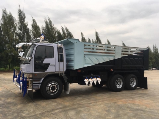 Hino FM1J เครื่องเดิม 210 แรง JO8C เกาะโบอินเตอร์ สมอเงินปี 45 กระบะดั้มพ์สามมิตร เกียร์เดิม สโลยก มีระบบลากพ่วง ยางดี คัสซีสวย หัวเดิม ทะเบียนพร้อม Hino FM1J เครื่องเดิม 210 แรง JO8C เกาะโบอินเตอร์ สมอเงินปี 45 กระบะดั้มพ์สามมิตร เกียร์เดิม สโลยก มีระบบลากพ่วง ยางดี คัสซีสวย หัวเดิม ทะเบียนพร้อม