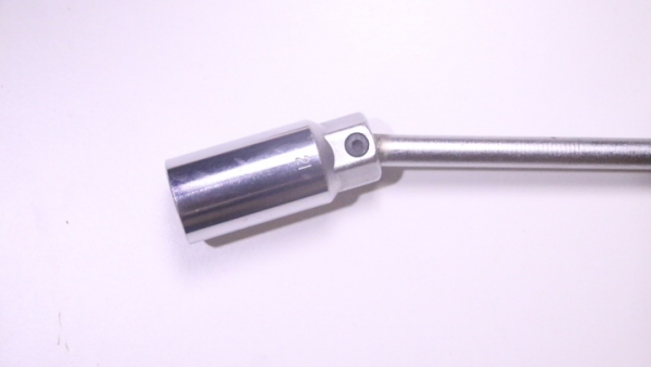 บล๊อคขันหัวเทียน21mm ไม่ผ่านการใช้งาน