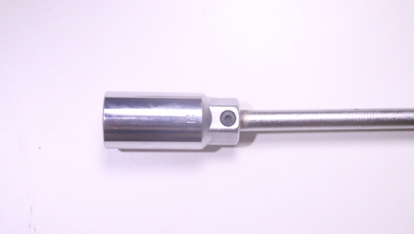 บล๊อคขันหัวเทียน21mm ไม่ผ่านการใช้งาน