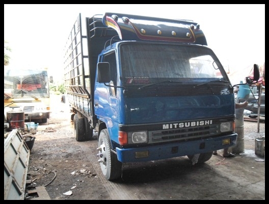 6 ล้อ แคนเตอร์ 115 แรง สภาพดี สวยๆ