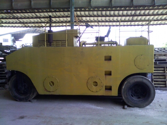 ขายด่วนรถบดอัดถนนแบบ 11 ล้อยาง ขายด่วนรถบดอัดถนนแบบ 11 ล้อยาง