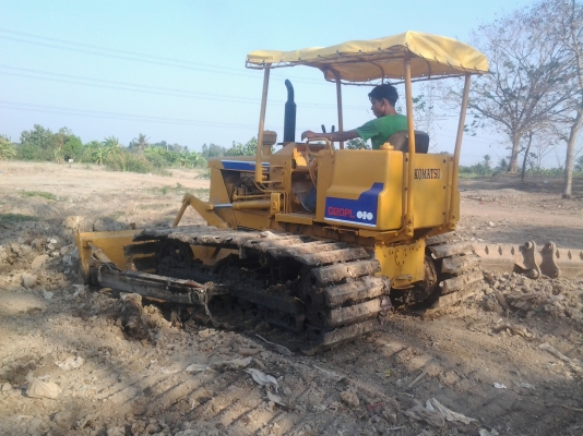 ขายแทรกเตอร์KOMATSU   D 2 OPLซุปเปอร์รถสวยมากราคาถูกมาก