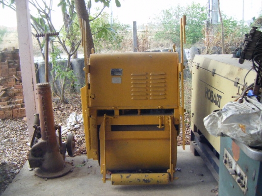 รถบดถนนล้อเดียวระบบสั่นสะเทือนดีเซล