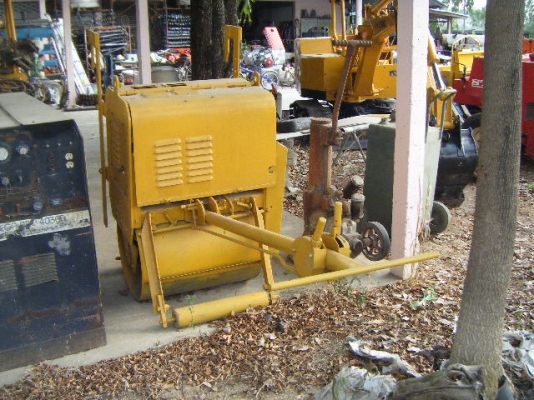 รถบดถนนล้อเดียวระบบสั่นสะเทือนดีเซล