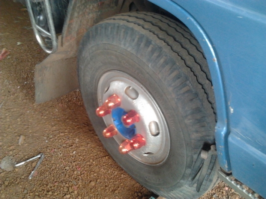 ขาย6ล้อ แต่งลุย!!! เครื่องใหญ่ ISUZU NPR57L วางเครื่อง4HF1 120แรง กริ๊บๆแห้งๆแรงดี ไม่เยิ้ม ช่วงล่างใหญ่ หน้า115 หลังF คัสซีสวยไม่ผุไม่ดาม เสริมเหล็กแข็งแรง กระบะคอกไม้พื้นเหล็ก แข็งแรงคอกไม่ผุไม่หัก กระบะยาว4.30ม. หัวบางดี ภายในดี คอนโซลครบ พร้อมใช้ พร้อ