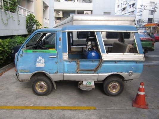 ขายราคาทุนไม่มีเวลาทำ กะป๊อไดฮัทสุ s40เดิมๆ2สูบ550cc.+lpg ป้ายขาวเล่มแท้ชุดโอนครบ ภาษีไม่ขาด วิ่งเยี่ยม (กทม)