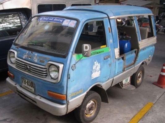 ขายราคาทุนไม่มีเวลาทำ กะป๊อไดฮัทสุ s40เดิมๆ2สูบ550cc.+lpg ป้ายขาวเล่มแท้ชุดโอนครบ ภาษีไม่ขาด วิ่งเยี่ยม (กทม)