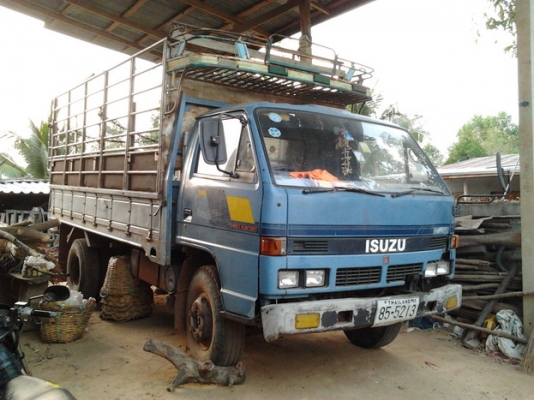 ขาย 6ล้อ "แก้มเหลือง" ห้างแท้ ISUZU NPR59LU5M ปี37 วางเครื่อง4BE1 110แรง(ลงเล่ม) แรงดี ไม่หลวม ไม่เยิ้ม เกียร์ ROCK ใหญ่ๆ ช่วงล่างใหญ่ Fหลัง คัสซีดี เดิม ไม่บวมไม่แตก กระบะพื้นไม้คอกเหล็ก 4.30ม.สภาพดี ฝาทึบไม่มีผุ พื้นดี ยางดี6เส้น หัวบางเดิม สี