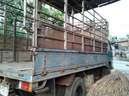 ขาย 6ล้อ "แก้มเหลือง" ห้างแท้ ISUZU NPR59LU5M ปี37 วางเครื่อง4BE1 110แรง(ลงเล่ม) แรงดี ไม่หลวม ไม่เยิ้ม เกียร์ ROCK ใหญ่ๆ ช่วงล่างใหญ่ Fหลัง คัสซีดี เดิม ไม่บวมไม่แตก กระบะพื้นไม้คอกเหล็ก 4.30ม.สภาพดี ฝาทึบไม่มีผุ พื้นดี ยางดี6เส้น หัวบางเดิม สี