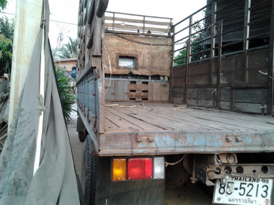 ขาย 6ล้อ "แก้มเหลือง" ห้างแท้ ISUZU NPR59LU5M ปี37 วางเครื่อง4BE1 110แรง(ลงเล่ม) แรงดี ไม่หลวม ไม่เยิ้ม เกียร์ ROCK ใหญ่ๆ ช่วงล่างใหญ่ Fหลัง คัสซีดี เดิม ไม่บวมไม่แตก กระบะพื้นไม้คอกเหล็ก 4.30ม.สภาพดี ฝาทึบไม่มีผุ พื้นดี ยางดี6เส้น หัวบางเดิม สี