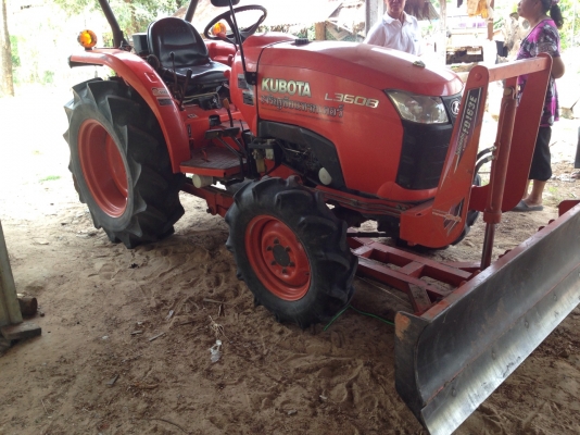 ***ขายดาวน์*** รถไถ 2เพลา ส้มๆ  KUBOTA L3608 ปี54 ใช้งานน้อย 1,6xx ชั่วโมง เครื่องดี ไม่เยิ้ม ไม่ไอ ไม่หลวม แรงดี งานไม่มีโหลด แขนไม่ปะไม่ดาม สีสวยไม่ซีด ยางดีสวย4เส้น พร้อมอุปกรณ์ 2ชิ้น ใบดัน และ ผาน6 ดาวน์เปลี่ยนสัญญาผ่อนต่อได้เลย ไม่ต้องโดนดอกเพิ่ม พร้