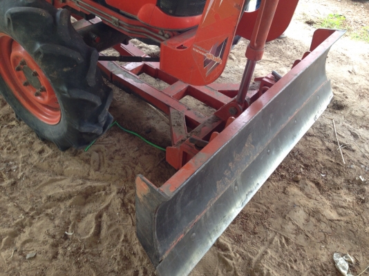 ***ขายดาวน์*** รถไถ 2เพลา ส้มๆ  KUBOTA L3608 ปี54 ใช้งานน้อย 1,6xx ชั่วโมง เครื่องดี ไม่เยิ้ม ไม่ไอ ไม่หลวม แรงดี งานไม่มีโหลด แขนไม่ปะไม่ดาม สีสวยไม่ซีด ยางดีสวย4เส้น พร้อมอุปกรณ์ 2ชิ้น ใบดัน และ ผาน6 ดาวน์เปลี่ยนสัญญาผ่อนต่อได้เลย ไม่ต้องโดนดอกเพิ่ม พร้