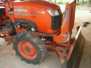 ***ขายดาวน์*** รถไถ 2เพลา ส้มๆ  KUBOTA L3608 ปี54 ใช้งานน้อย 1,6xx ชั่วโมง เครื่องดี ไม่เยิ้ม ไม่ไอ ไม่หลวม แรงดี งานไม่มีโหลด แขนไม่ปะไม่ดาม สีสวยไม่ซีด ยางดีสวย4เส้น พร้อมอุปกรณ์ 2ชิ้น ใบดัน และ ผาน6 ดาวน์เปลี่ยนสัญญาผ่อนต่อได้เลย ไม่ต้องโดนดอกเพิ่ม พร้