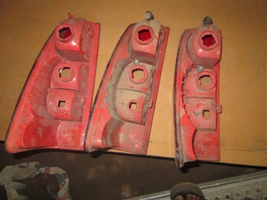 ขาย เสื้อไฟหน้าขวา (RH) Dmax 07 ขึ้น มี 3 ชิ้น