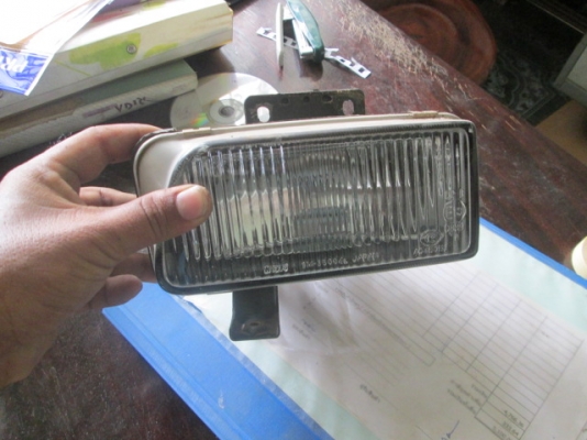 ขาย ไฟสปอร์ตไลท์ ตัดหมอกด้านซ้าย ISUZU FRR150 รถ 6 ล้อ ขาย ไฟสปอร์ตไลท์ ตัดหมอกด้านซ้าย ISUZU FRR150 รถ 6 ล้อ