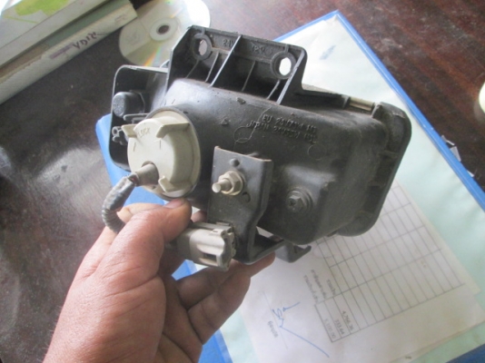 ขาย ไฟสปอร์ตไลท์ ตัดหมอกด้านซ้าย ISUZU FRR150 รถ 6 ล้อ ขาย ไฟสปอร์ตไลท์ ตัดหมอกด้านซ้าย ISUZU FRR150 รถ 6 ล้อ