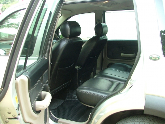 LAND ROVER FREELANDER V6 2.5 L AUTO 4WD รถสวยมากพร้อมใช้เดินทางไกล ติด LPG หัวฉีดอย่างดี italy ทั้งชุด