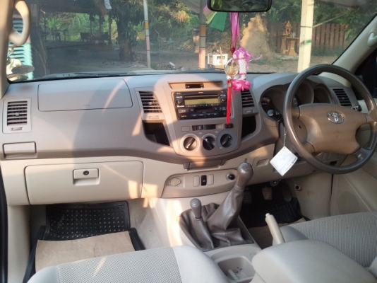 ธารนนทบุรี//ขาย toyota vigo3.0 ปี06 สวยๆเดิมๆค่ะ ราคา600,000บาท ทะเบียนพร้อมโอนค่ะ