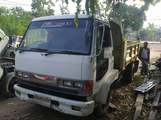 6ล้อดั้ม HINO 120 แรง หัวเดิมผุ วางหัวใหม่