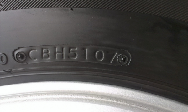 ขายยาง+แม๊ก vigo 255/70/15 6รู ยางปี 07