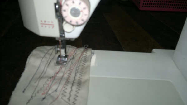 ขายจักรเย็บผ้าตั้งโค๊ะมือสองjapanมีแบบมือกดและเท้าเหยียบ