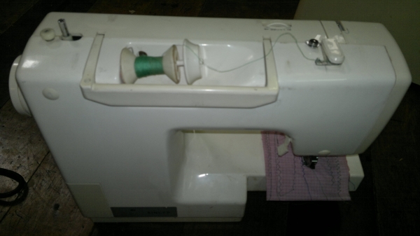 ขายจักรเย็บผ้าตั้งโค๊ะมือสองjapanมีแบบมือกดและเท้าเหยียบ