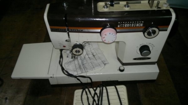 ขายจักรเย็บผ้าตั้งโค๊ะมือสองjapanมีแบบมือกดและเท้าเหยียบ