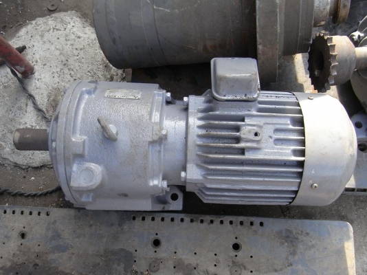 ขายมอเตอร์เกียร์ 5 HP. 1 ต่อ 15 ยี่ห้อ Mitsubishi สภาพสวยพร้อมใช้งาน มี 2 ตัวครับ