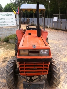 ขายรถไถ Kubota L1-18.5 พร้อมผานพรวน