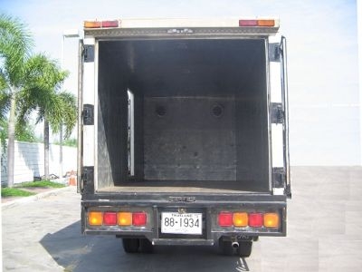 ขายHINO 6ล้อตู้5.7เมตร (จองแล้ว) ขายHINO 6ล้อตู้5.7เมตร (จองแล้ว)