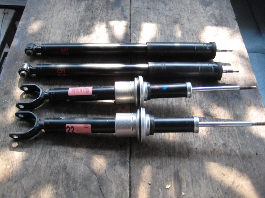 ขายโช้คแท้ benz เยอรมัน สภาพดีมาก ไม่รั่ว ไม่ซิม ไม่ย้วบบบบ ปี11