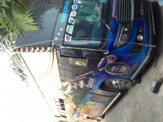 ขายรถบัสพัดลมทรงสามเสา2คัน