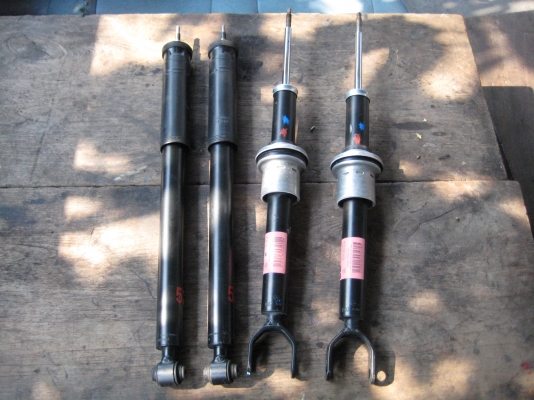 ขายโช้คแท้ benz เยอรมัน สภาพดีมาก ไม่รั่ว ไม่ซิม ไม่ย้วบบบบ ปี11