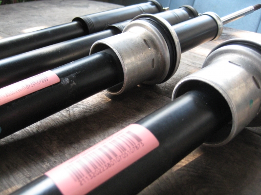 ขายโช้คแท้ benz เยอรมัน สภาพดีมาก ไม่รั่ว ไม่ซิม ไม่ย้วบบบบ ปี11