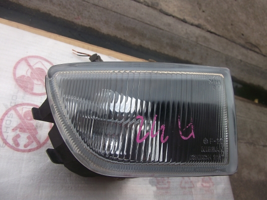 สปอร์ตไล้ท์ข้างขวา NISSAN CEFIRO A32 สภาพเลนส์สวยใส สปอร์ตไล้ท์ข้างขวา NISSAN CEFIRO A32 สภาพเลนส์สวยใส