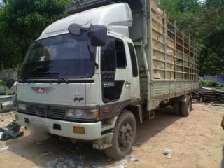 รถฮีโน่ 6 ล้อ รั่ว 195 แรงม้า  สนใจติดต่อ 081 - 6079515