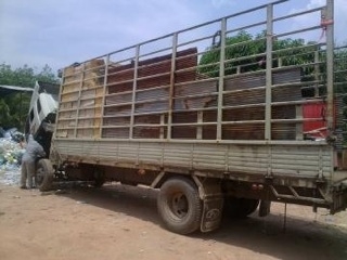 รถฮีโน่ 6 ล้อ รั่ว 195 แรงม้า  สนใจติดต่อ 081 - 6079515