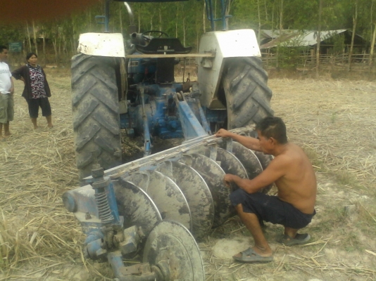 FORD 6600แท้ `ไอ้หนุ่มเสื้อลาย อุปกรณ์2ชิ้น ผาน5 CMT ใบดันCMT FORD 6600แท้ `ไอ้หนุ่มเสื้อลาย อุปกรณ์2ชิ้น ผาน5 CMT ใบดันCMT