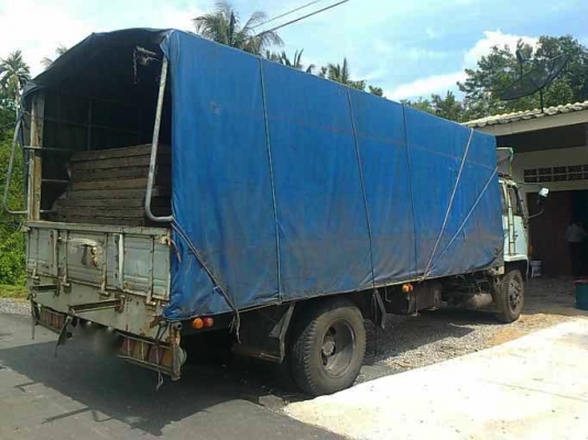 รถอิซูซุ 6 ล้อ รั่ว  165 แรงม้า  สนใจติดต่อ 081 - 6079515