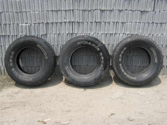 ขายยางสภาพดอกยางใหม่กิ๊ก hankook 245/75/16 มี 3 เส้น บางเส้นยังไม่เคยลงพื้นครับ ราคาเส้นละ 500 บาท