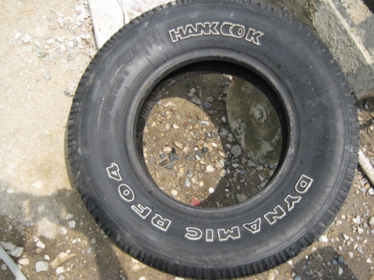 ขายยางสภาพดอกยางใหม่กิ๊ก hankook 245/75/16 มี 3 เส้น บางเส้นยังไม่เคยลงพื้นครับ ราคาเส้นละ 500 บาท ขายยางสภาพดอกยางใหม่กิ๊ก hankook 245/75/16 มี 3 เส้น บางเส้นยังไม่เคยลงพื้นครับ ราคาเส้นละ 500 บาท
