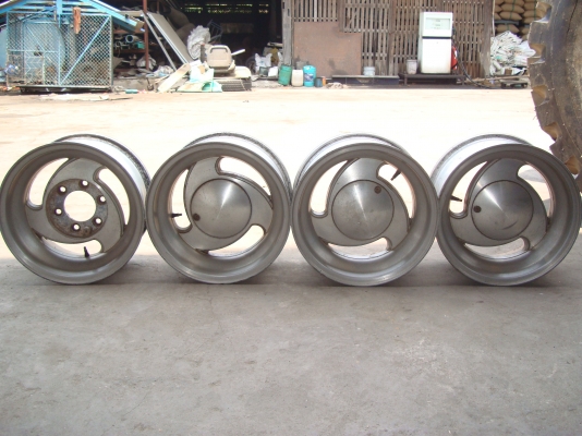 ขาย แม็ก 15/ 6รู ลึกๆ เพื่อมีใครสนใจคับ4500