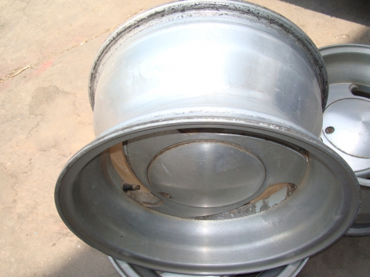 ขาย แม็ก 15/ 6รู ลึกๆ เพื่อมีใครสนใจคับ4500 ขาย แม็ก 15/ 6รู ลึกๆ เพื่อมีใครสนใจคับ4500