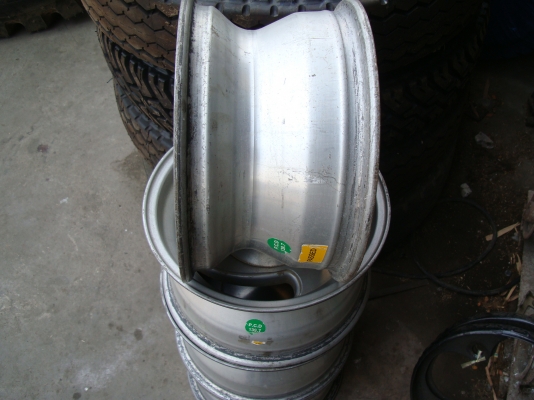 ขาย แม็ก 15/ 6รู ลึกๆ เพื่อมีใครสนใจคับ4500 ขาย แม็ก 15/ 6รู ลึกๆ เพื่อมีใครสนใจคับ4500